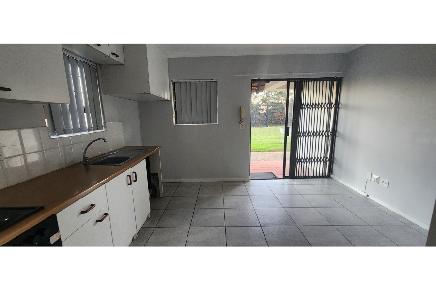 1 Bedroom Property for Sale in Loevenstein Western Cape